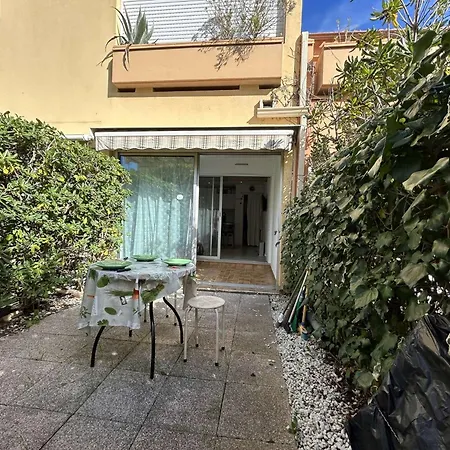 3 Personnes Cap D'agde Ct180-199 Agde