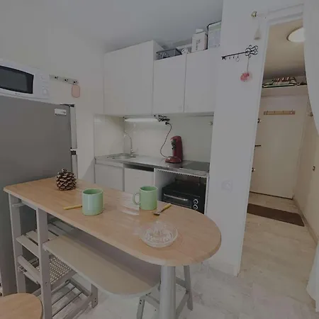 3 Personnes Cap D'agde Ct180-199 *