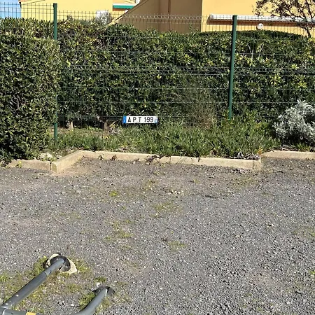 3 Personnes Cap D'agde Ct180-199 *