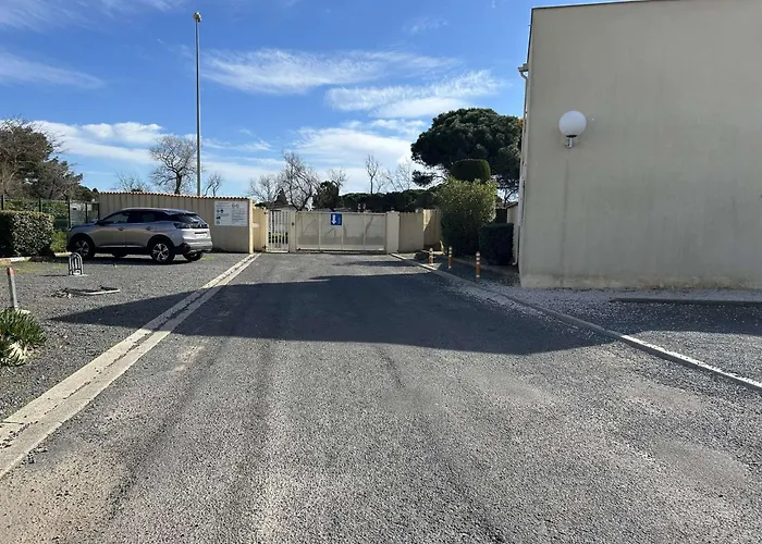 3 Personnes Cap D'agde Ct180-199